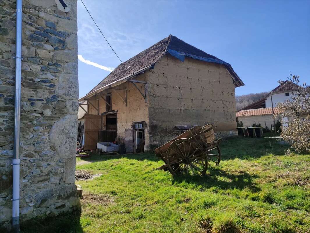 Appartement à SAINT-JEAN-D&#039;AVELANNE