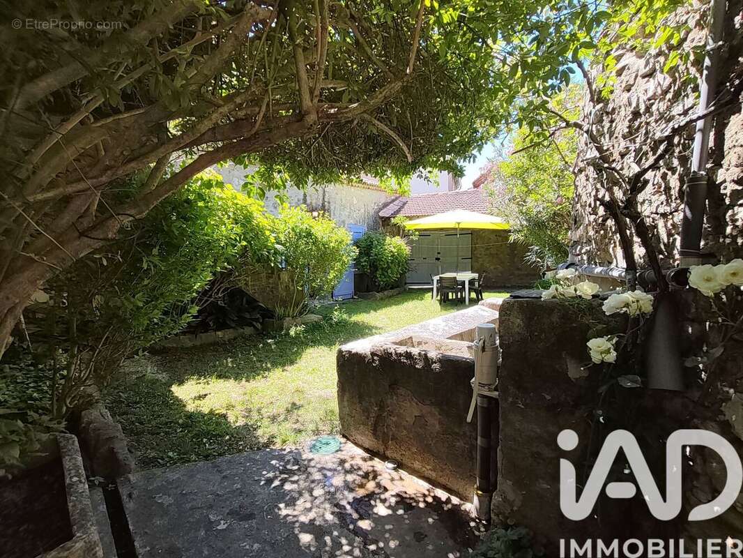 Photo 2 - Maison à SAINT-MARCEL-D'ARDECHE