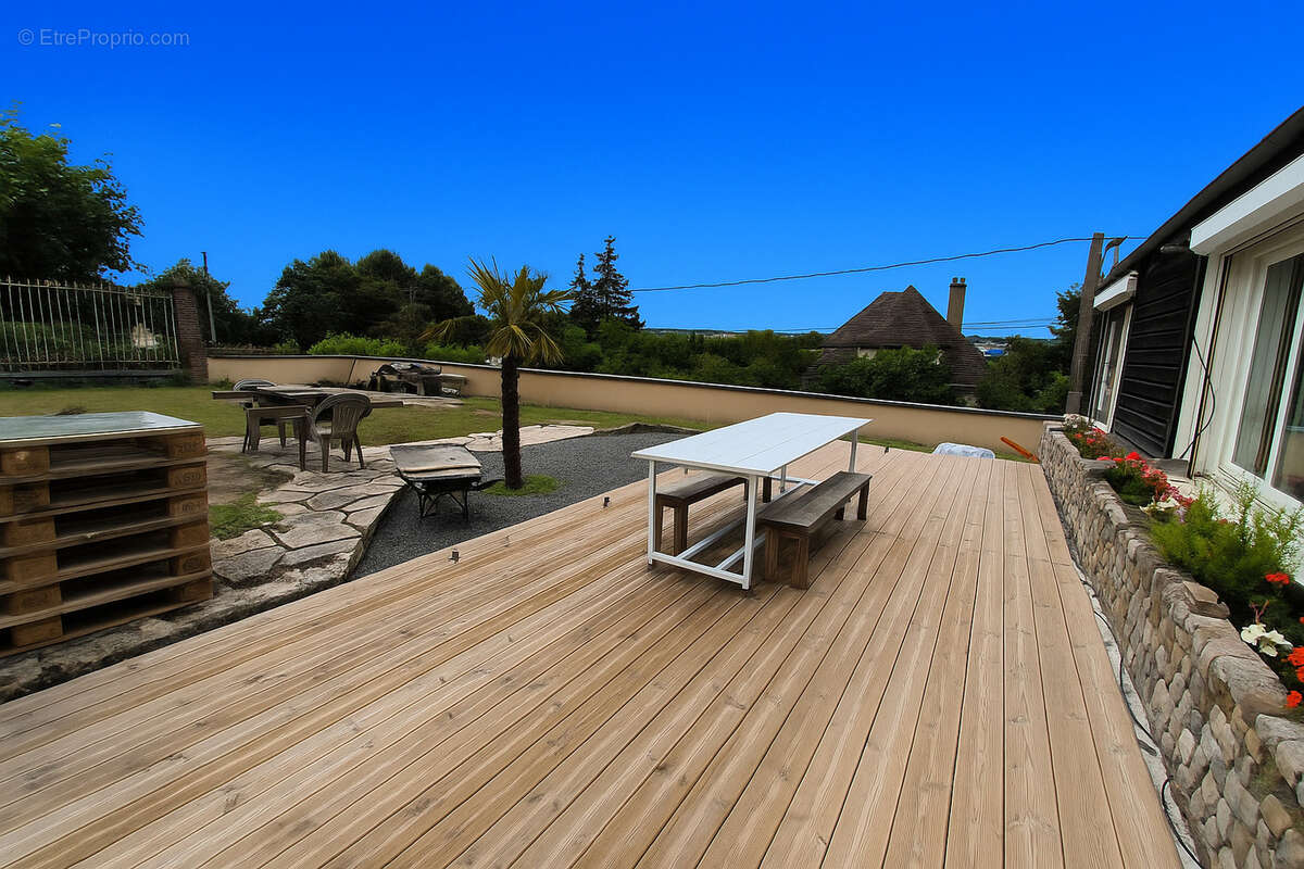 Appartement à TOURVILLE-LA-RIVIERE