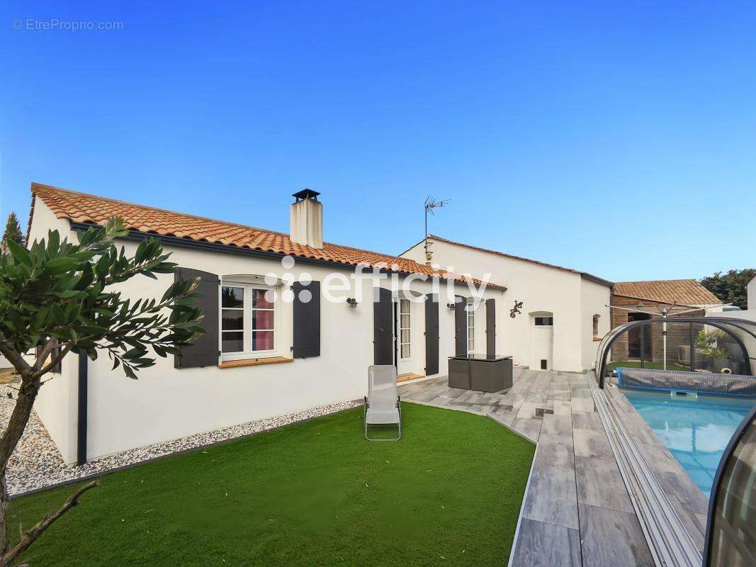 Maison à COMMEQUIERS