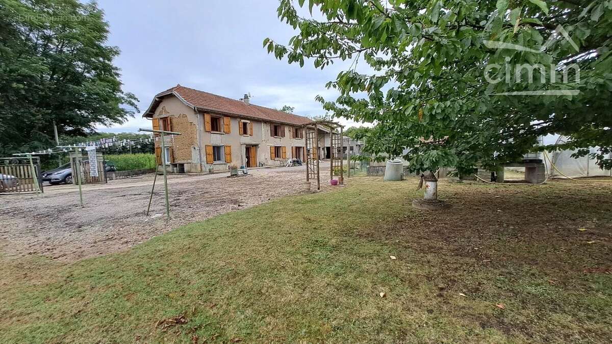 Maison à LA BATIE-MONTGASCON