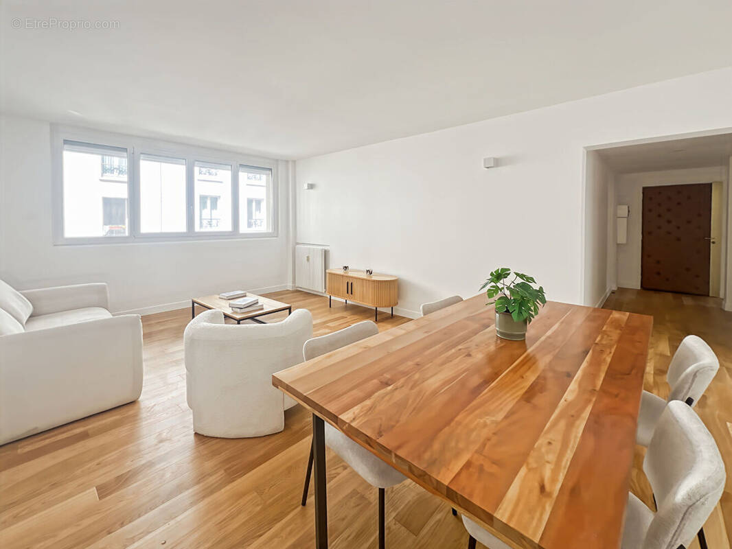 Appartement à PARIS-11E