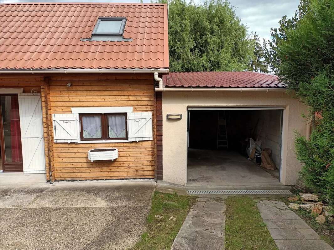 Terrain à MONTFERMEIL