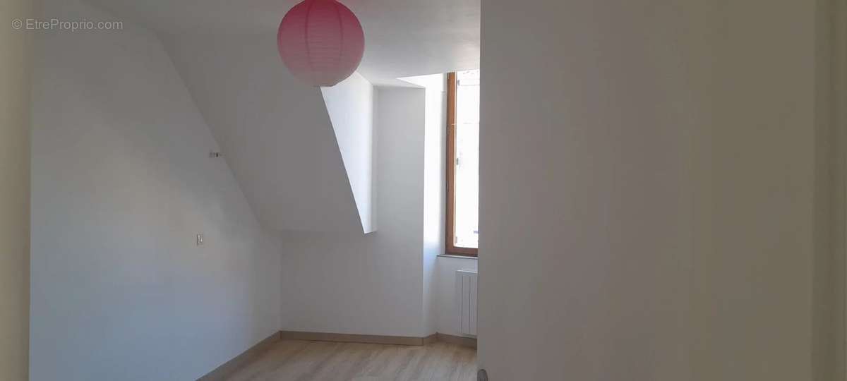 Maison à BAZINCOURT-SUR-SAULX