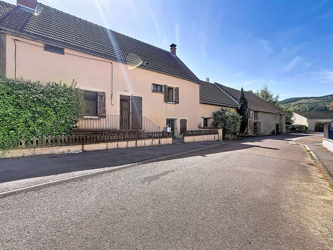 Maison 116 m² à Marmagne  - photo 4