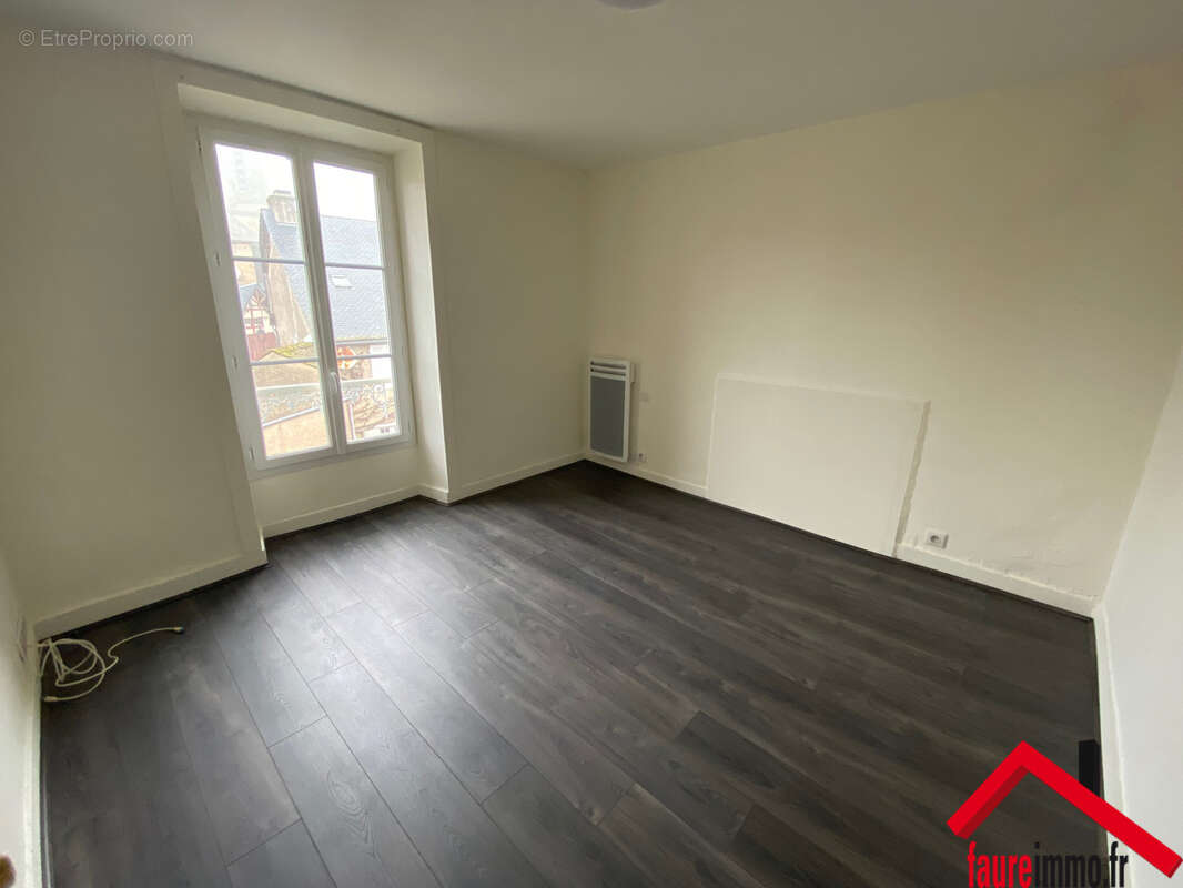 Appartement à JUILLAC