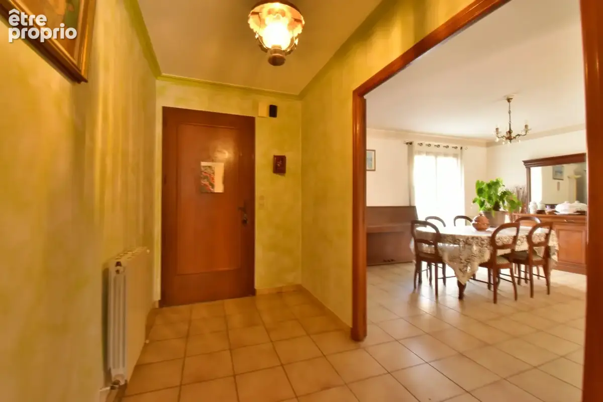 VILLA de plain-pied de 143 m² avec piscine sur 1 378 m² de terrain clos - photo 6