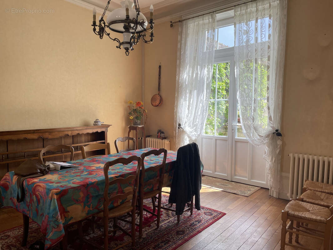 Maison à COGNAC