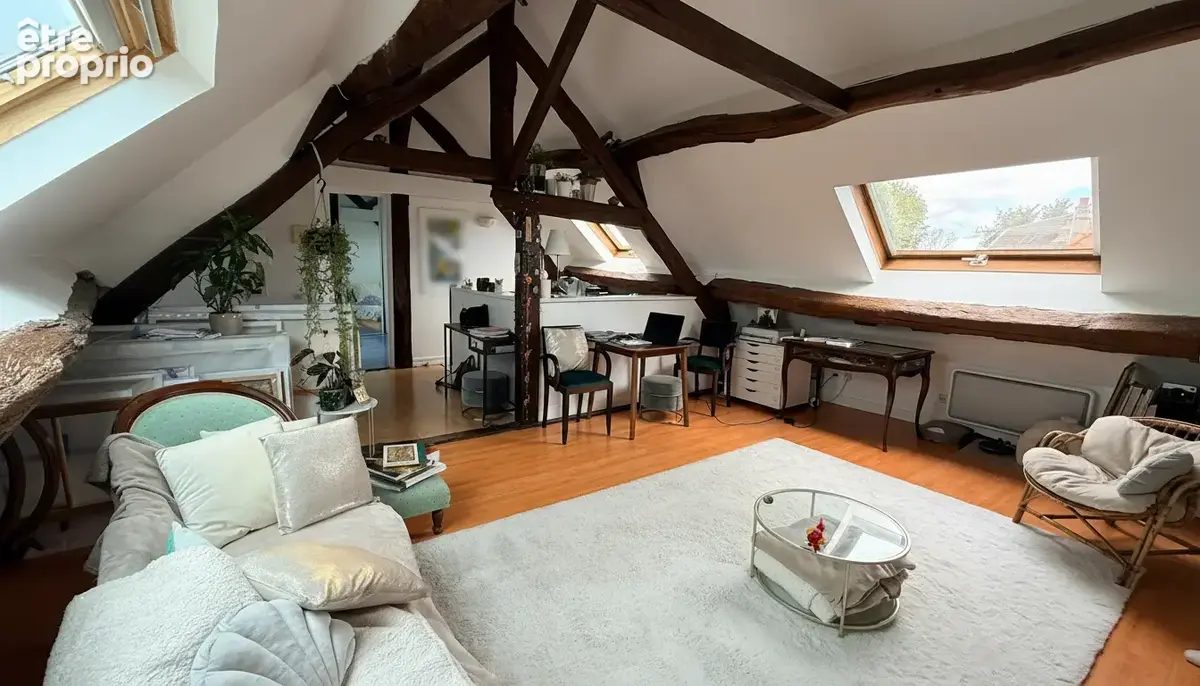 Neauphle le château, appartement ancien avec poutres coeur village. - photo 2