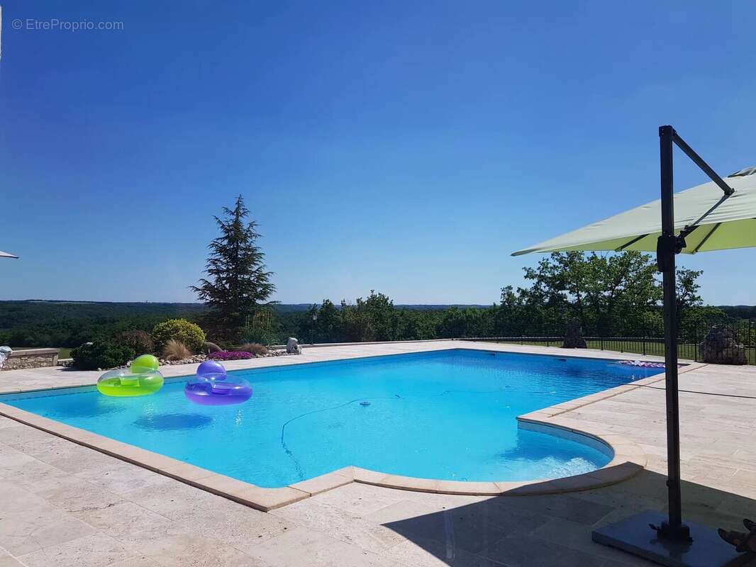 Vue panoramique pour cette propriété de caractère - photo 2