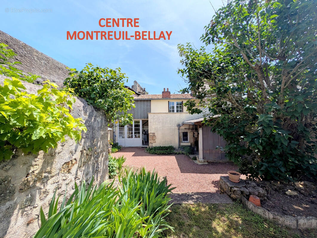 Maison à MONTREUIL-BELLAY