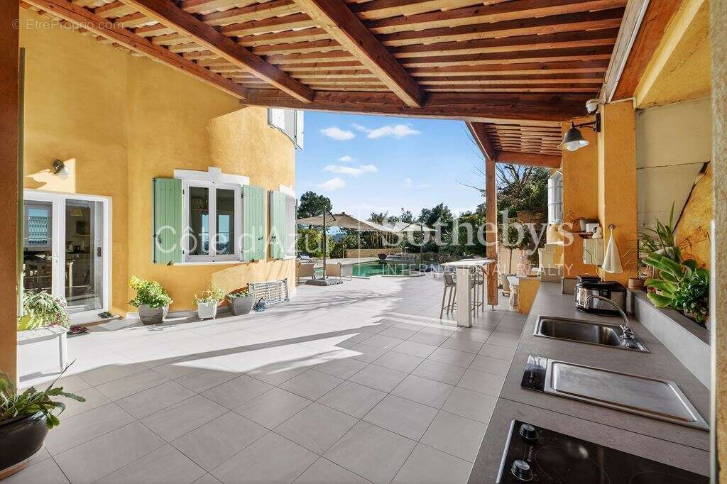 Maison à MONTAUROUX