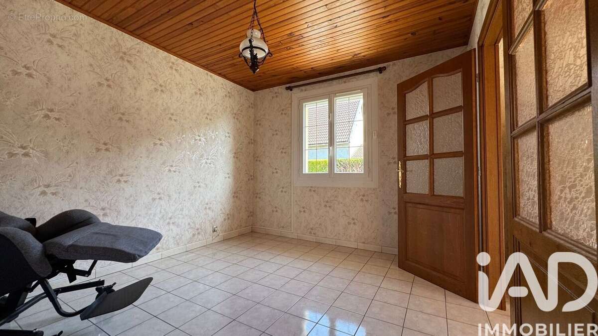 Maison 119 m² à Chatres  - photo 6
