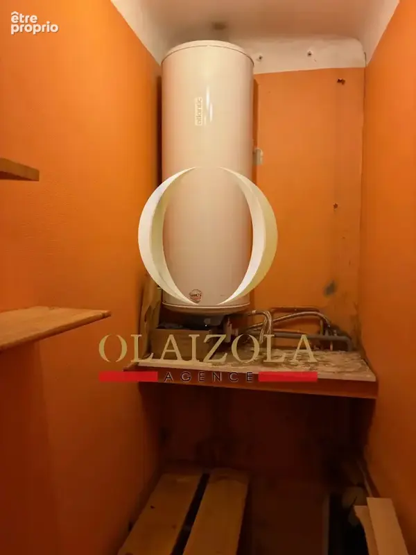 PROCHE BIDART : Immeuble avec appartement et local boulangerie - photo 8