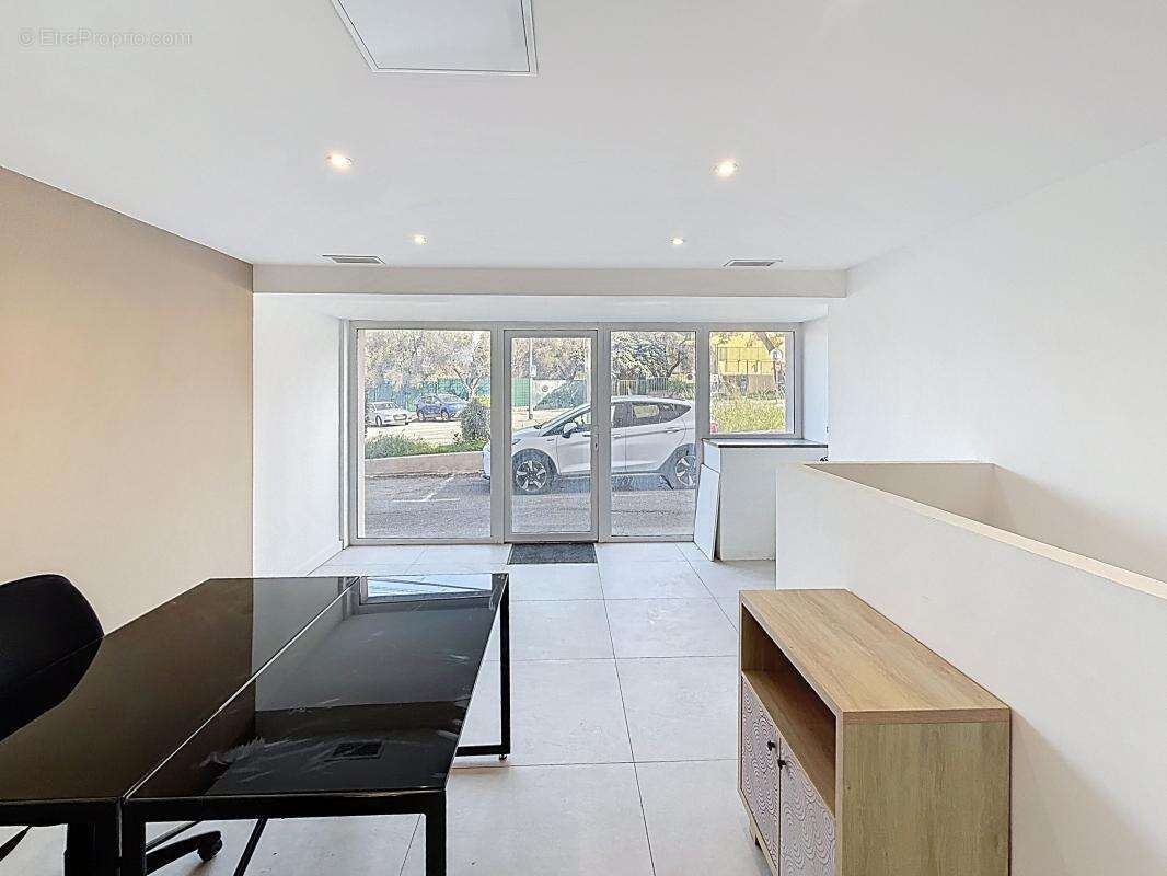 Commerce à LE CANNET