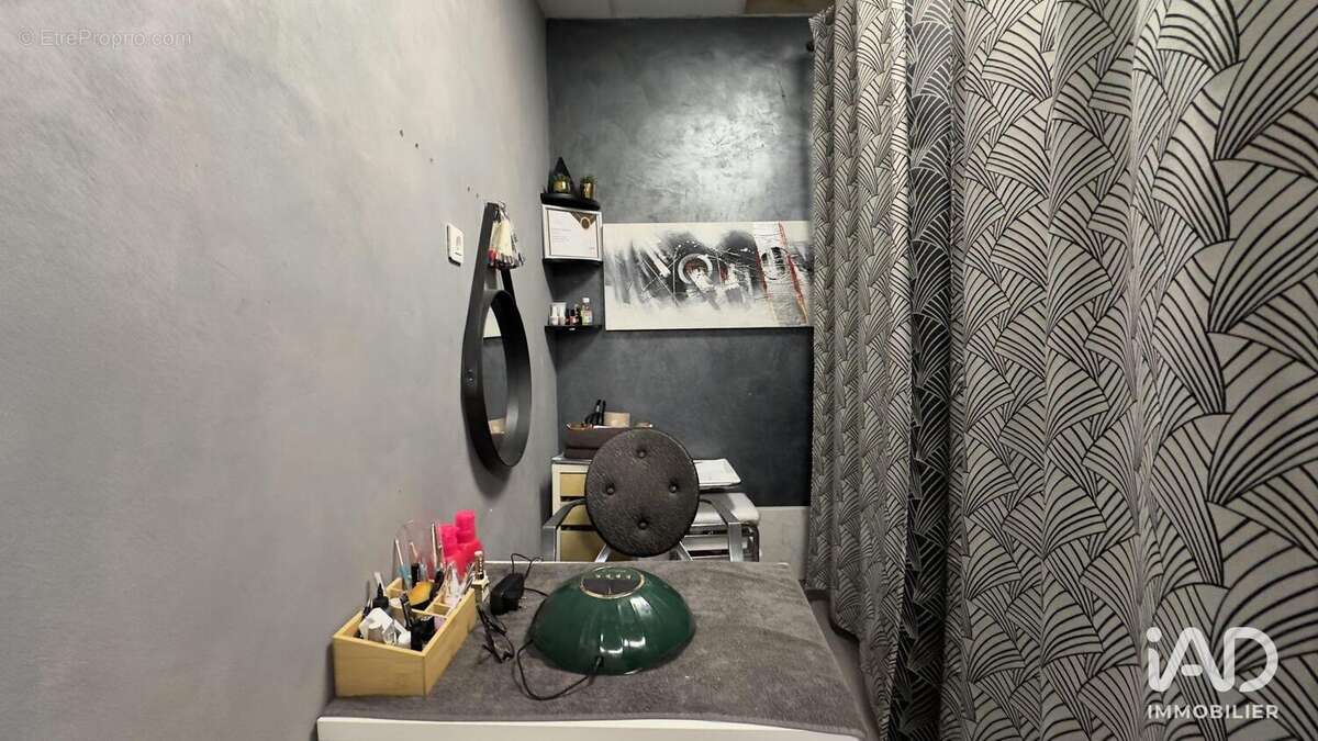 Photo 5 - Commerce à ELANCOURT