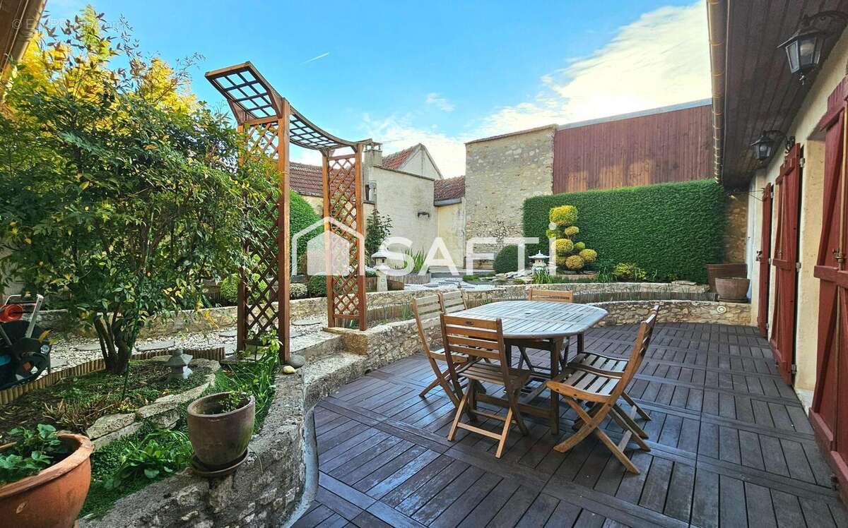 Maison 150 m² à Neauphle-Le-Vieux  - photo 2