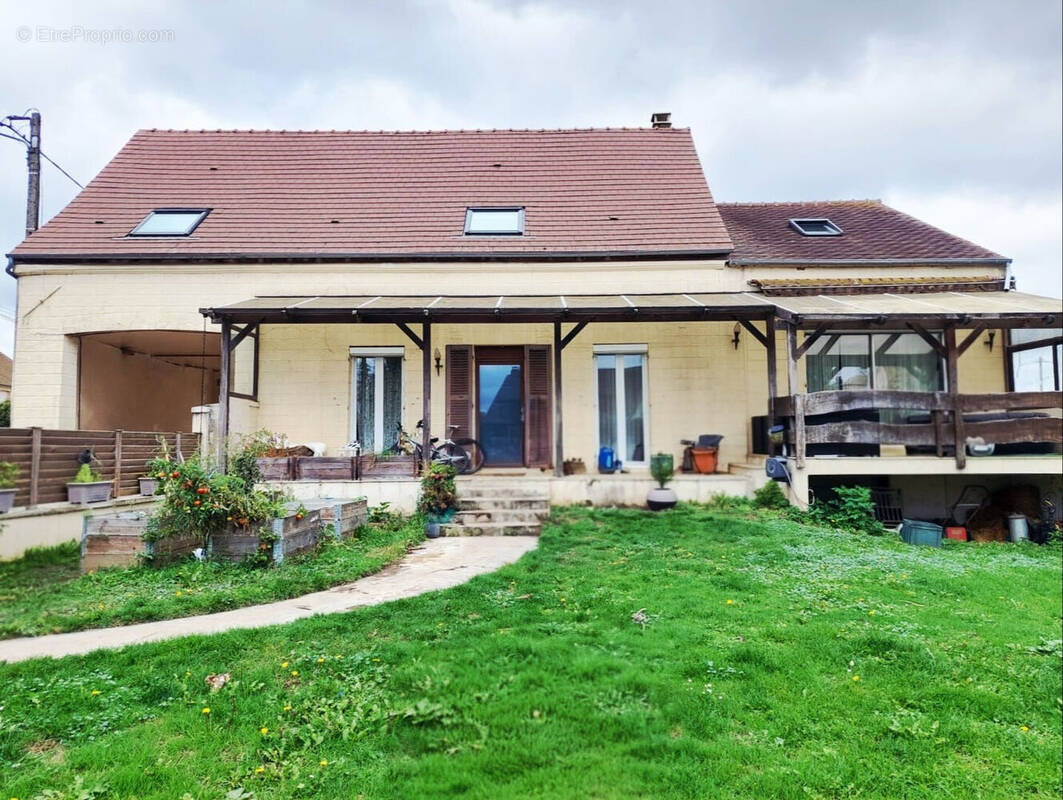 Maison à BELLOY-EN-FRANCE