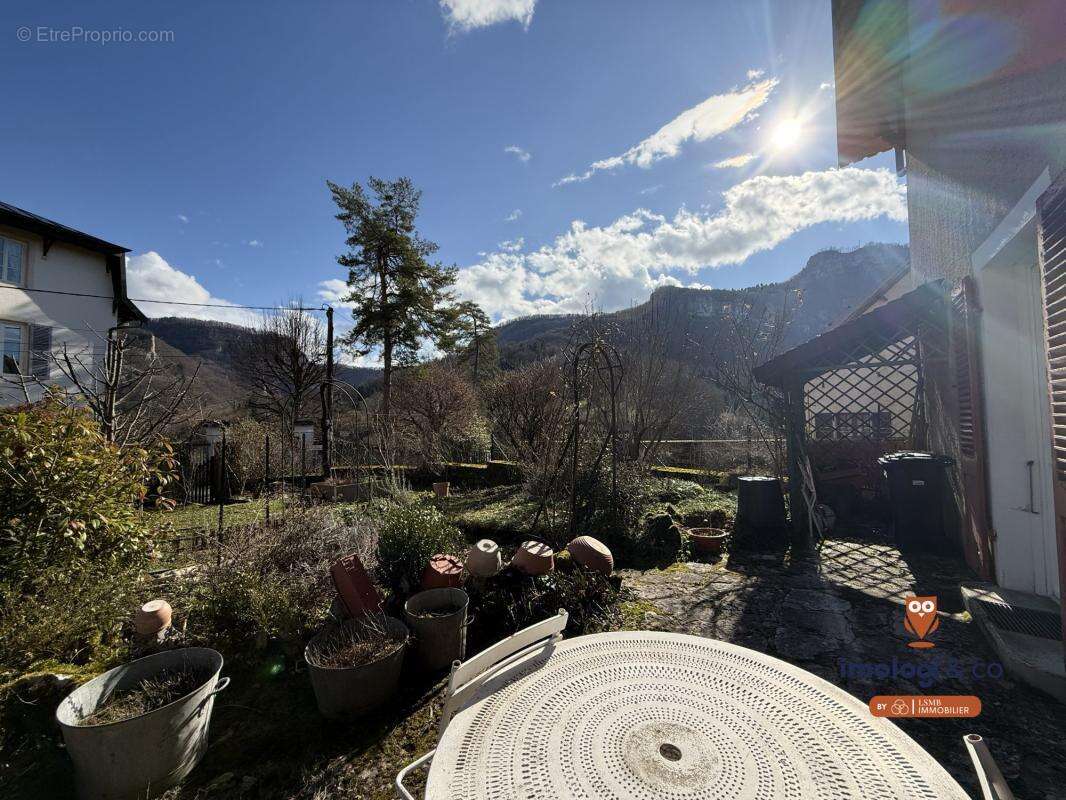Maison à MOUTHIER-HAUTE-PIERRE