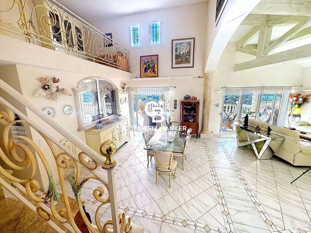 Maison à LES ISSAMBRES