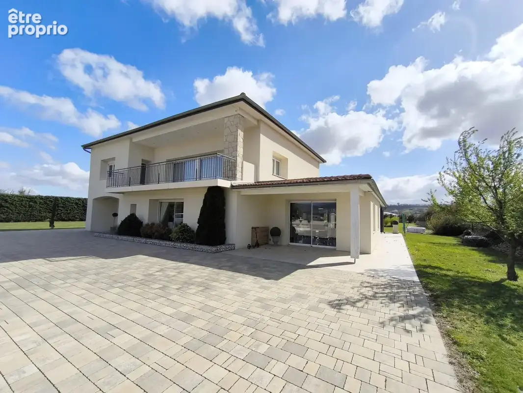 Etoile. maison de famille de 270 m2. renovee en totalite. modulable. parc clos de 5030 m2 - photo 3