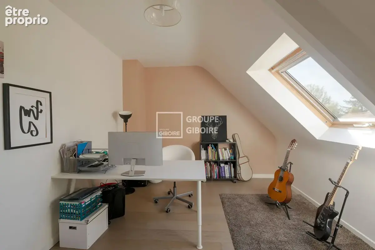 A VENDRE - Agence GIBOIRE - EXCLUSIVITÉ - Maison Type 6 d'environ 110 m² - BRUZ - Vue sur le Golf de Cicé Blossac - Rennes métro - photo 8