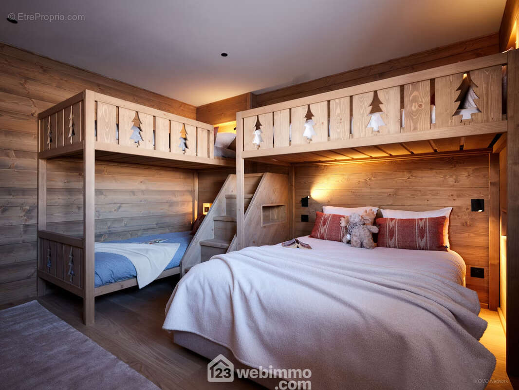 Un dortoir a été aménagé avec des lits sur mesure réalisés par un menuisier. - Maison à CREST-VOLAND