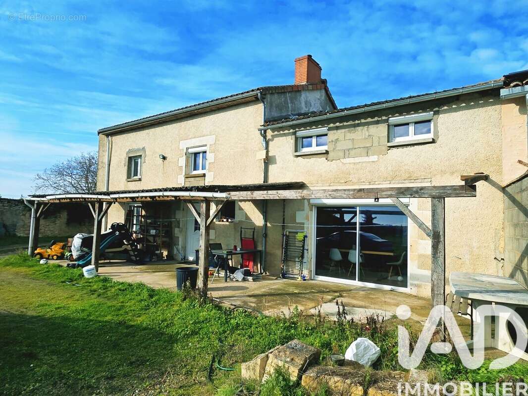 Maison 163 m² à Le Rochereau  - photo 8