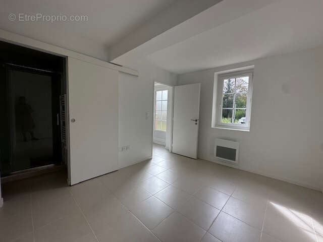 Appartement T2 entièrement rénové en rez de jardin dans résidence fermée. - photo 14
