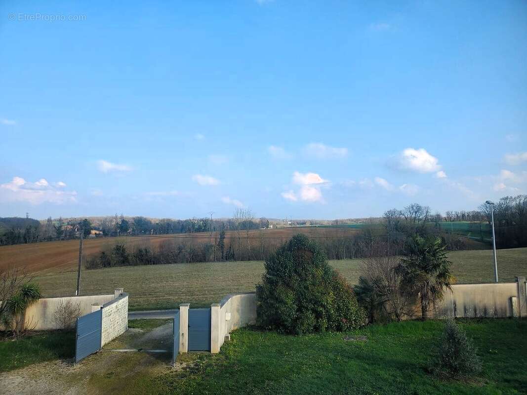 Maison à CHAMPNIERS