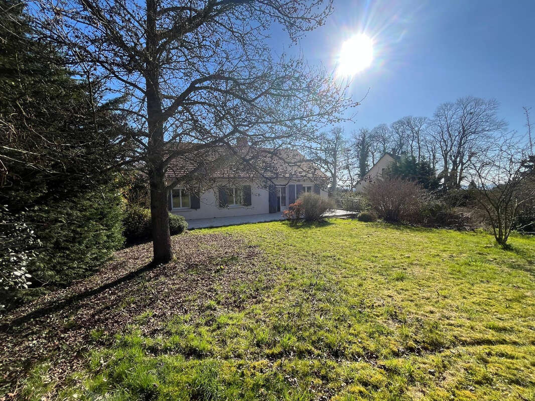 A vendre - Belle maison familiale à fort potentiel de 8 pièces 6 chambres à Maffliers - photo 3