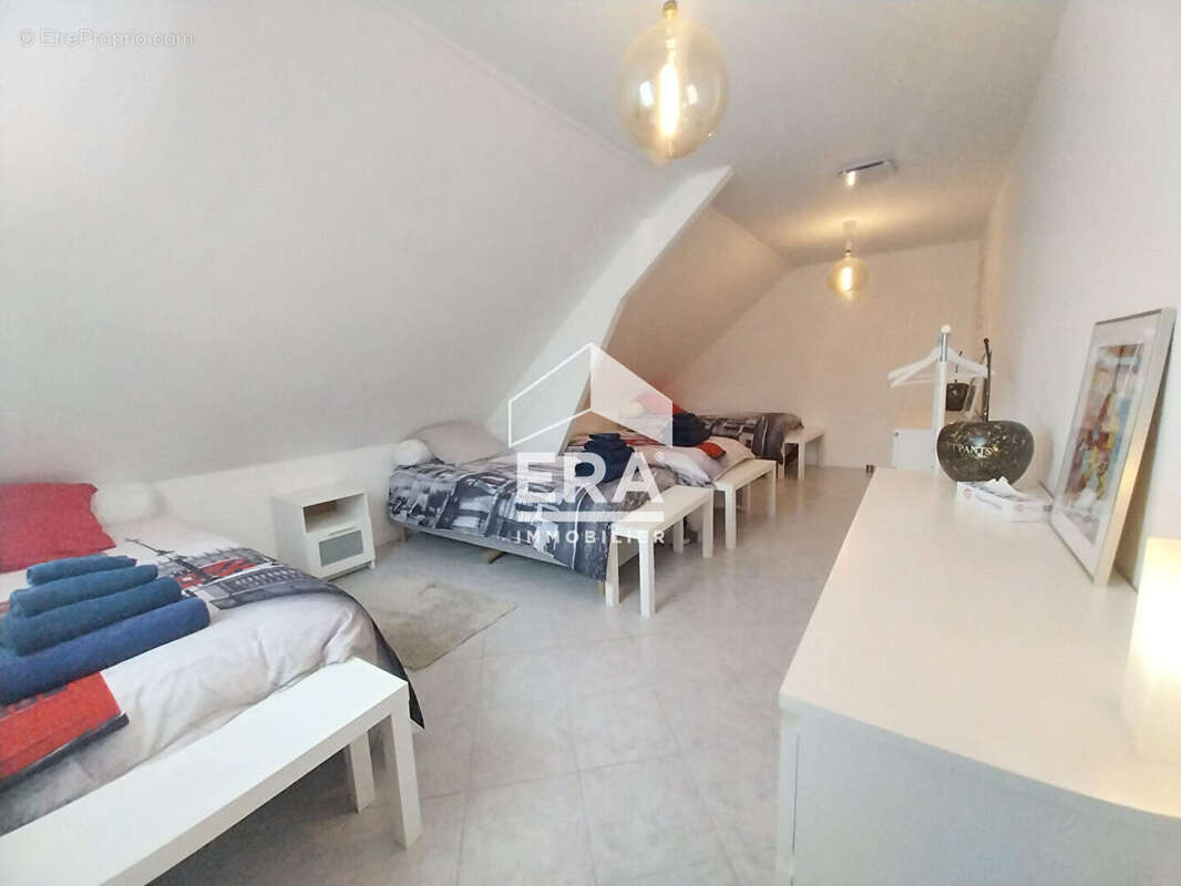 Autre à LA CHAPELLE-VENDOMOISE