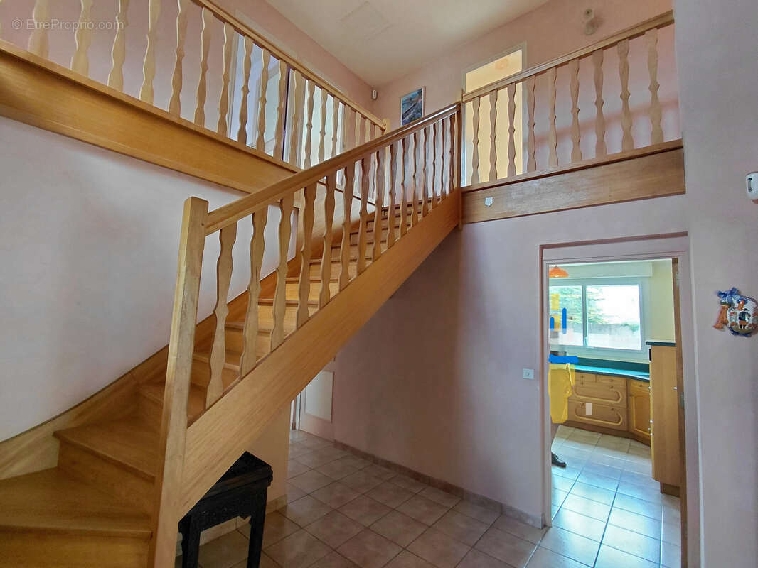Grande maison familiale de 171 m2 à  LANVOLLON - photo 2