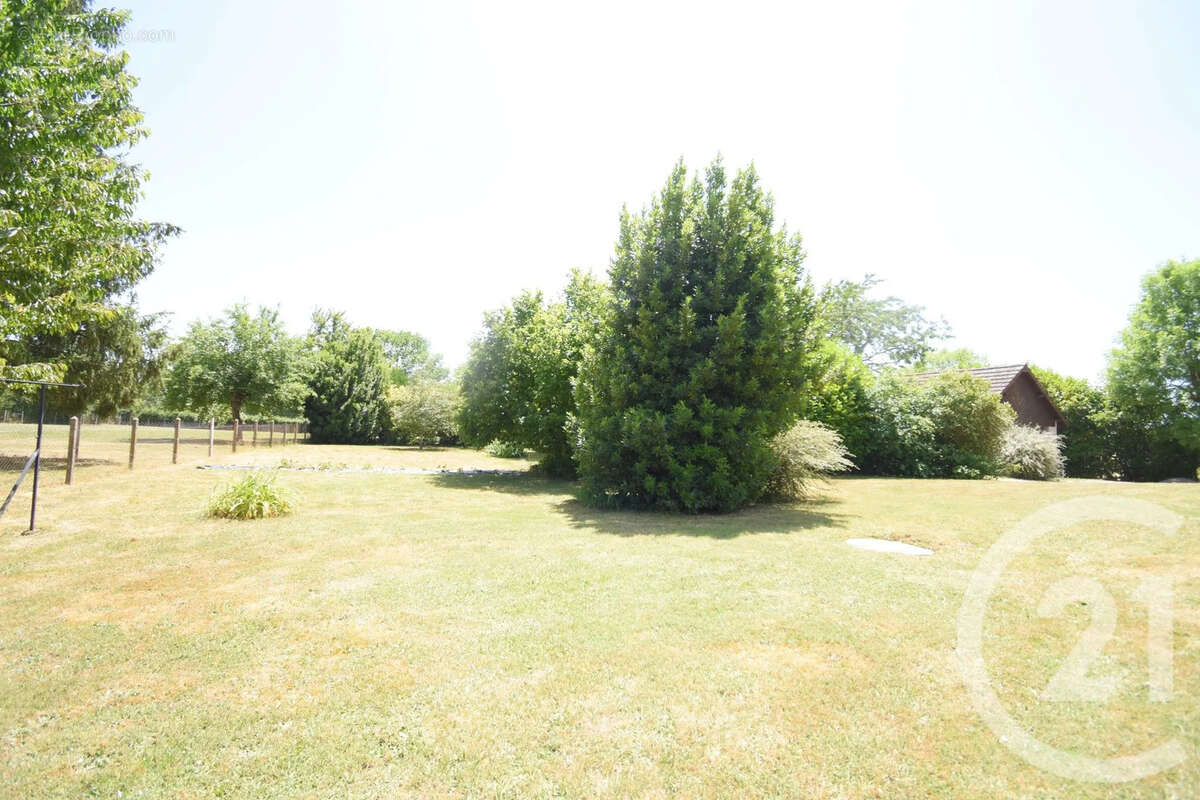Maison 148 m² à Saint-Christophe  - photo 11