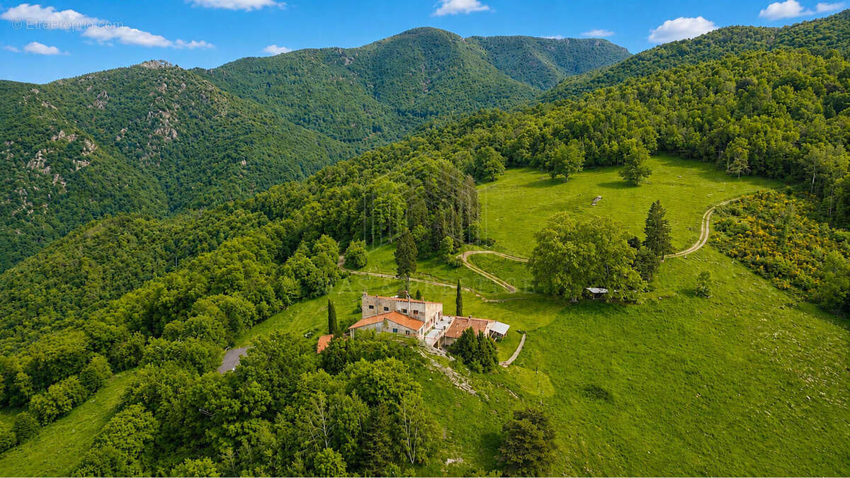 Exceptionnelle propriété de plus de 54 hectares – Vue panoramiqu - photo 3