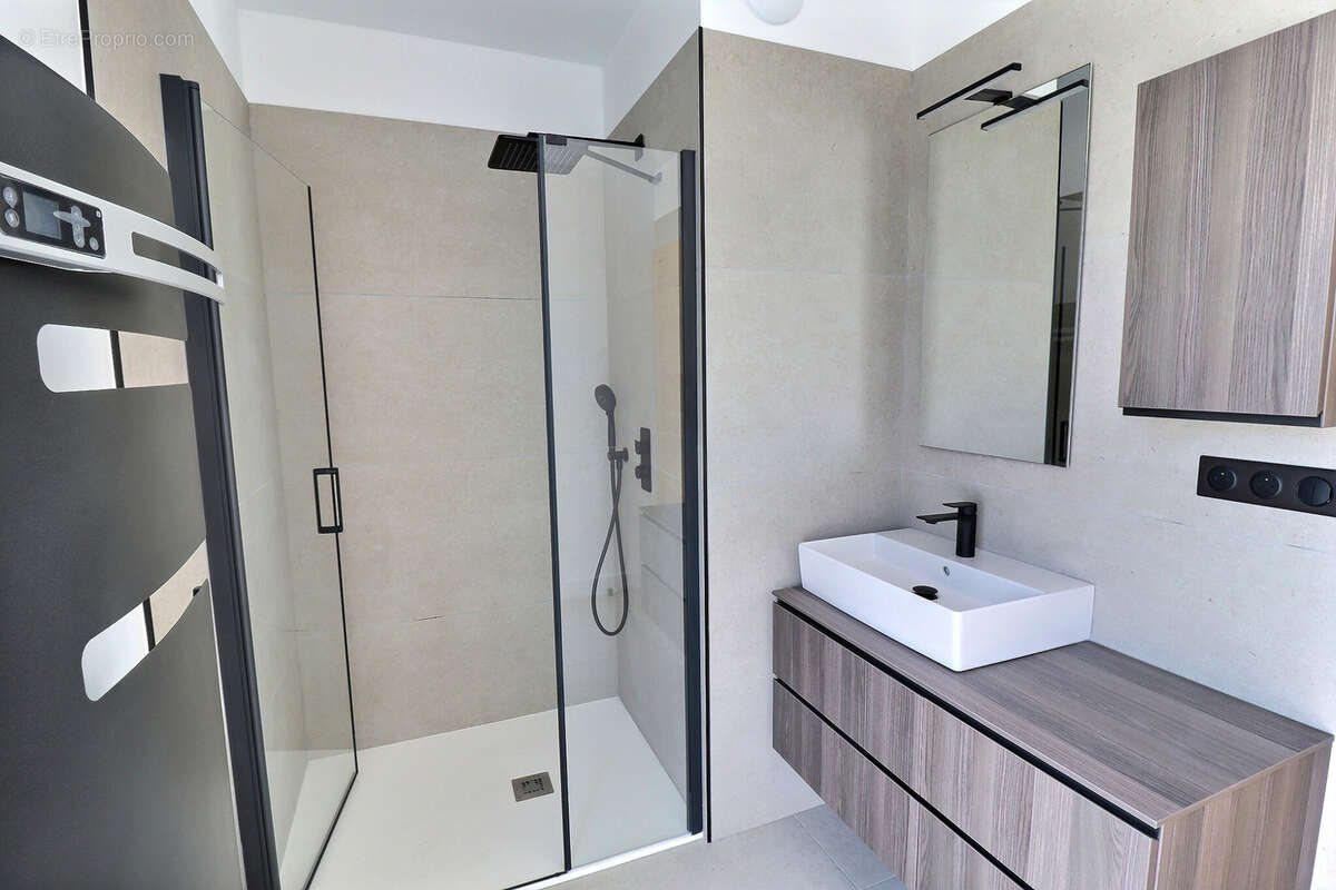 Appartement à CASTRIES