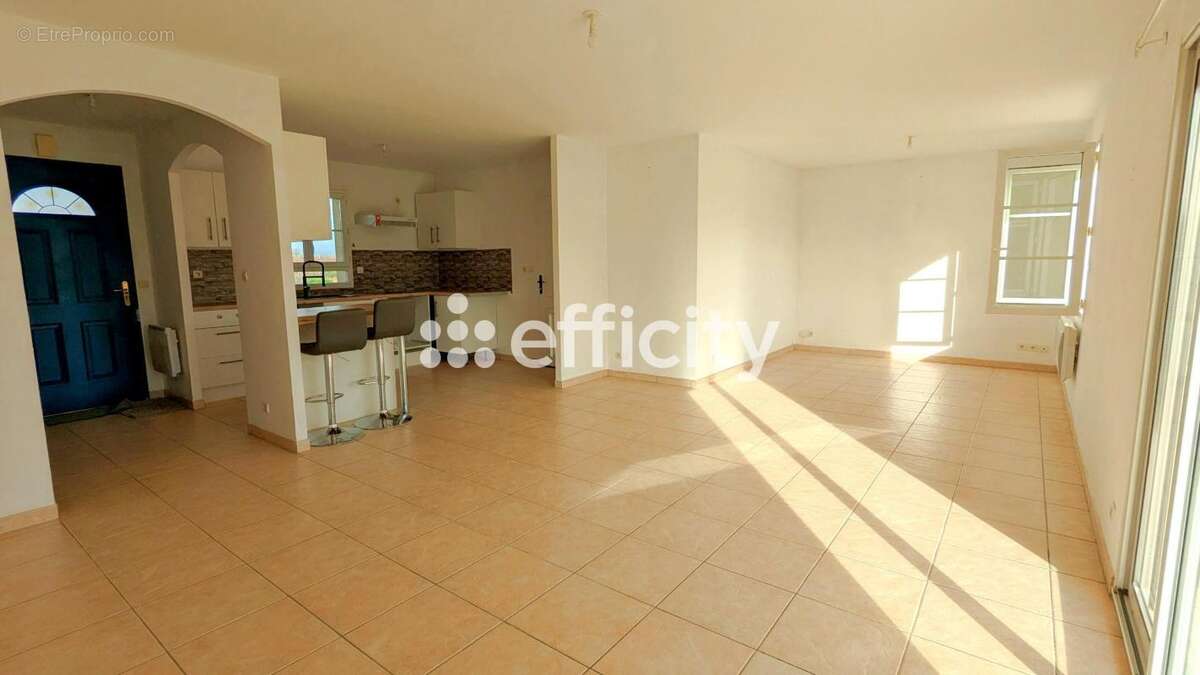 Maison à SAINT-ADJUTORY