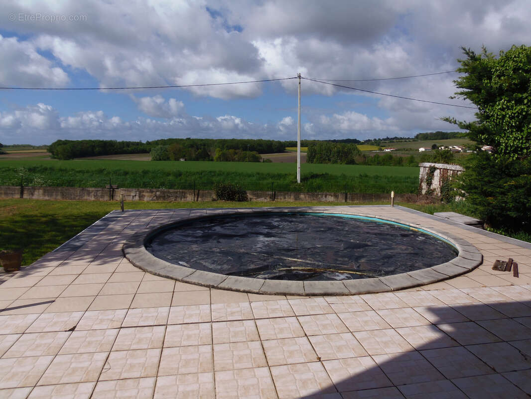 Maison à SAINT-FORT-SUR-GIRONDE