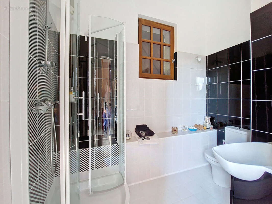 Maison à LA ROCHE-GUYON