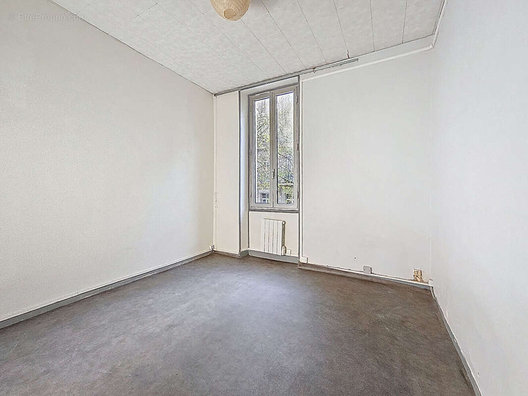Appartement à MARSEILLE-1E