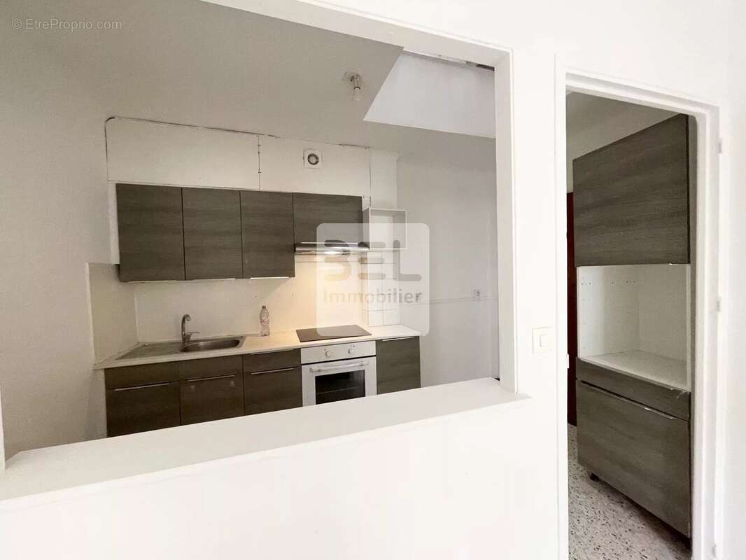 Appartement à BAGNOLS-SUR-CEZE