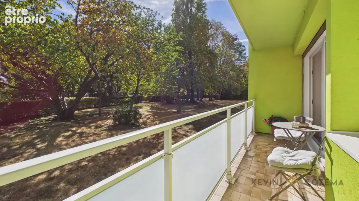 Appartement 3 pièces 74m2 avec balcon cave et place de parking ! - photo 3