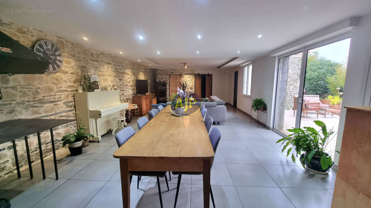 BESLE SUR VILAINE - 237 m² hab- 500 m² de Hangar - TERRAIN - photo 2