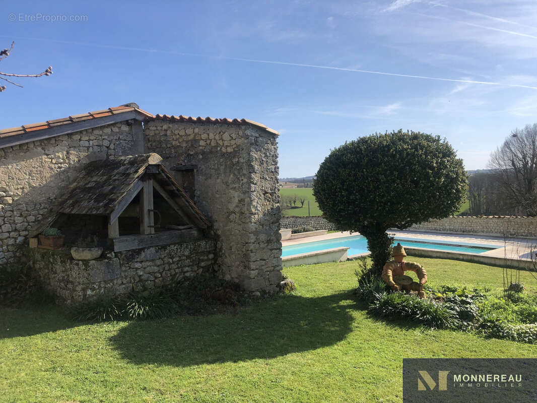 Maison à BRIE-SOUS-BARBEZIEUX