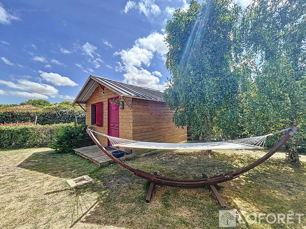 Maison à MONTREVAULT