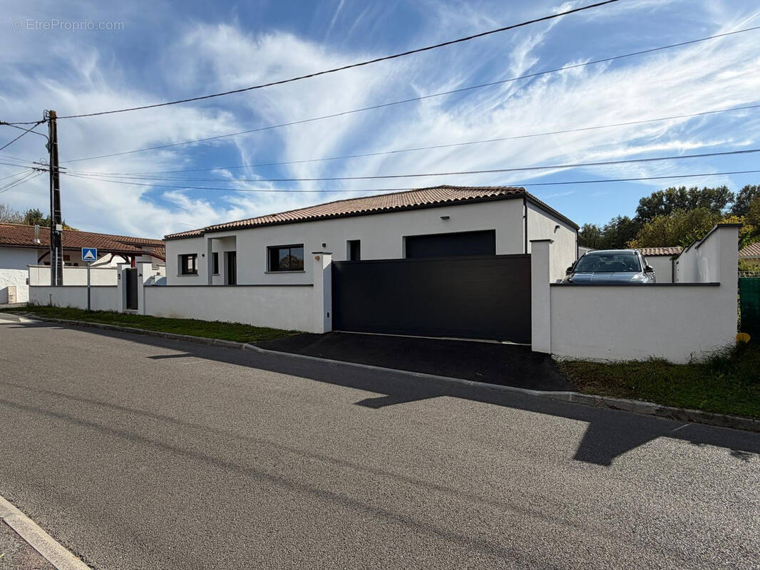 Maison à SAINT-SULPICE-ET-CAMEYRAC