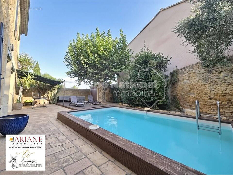 Maison à JONQUIERES-SAINT-VINCENT