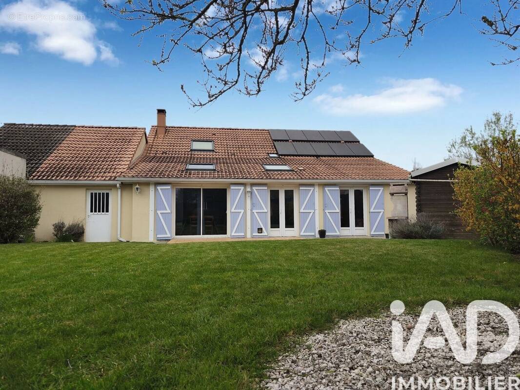 Photo 1 - Maison à CHATENAY-SUR-SEINE