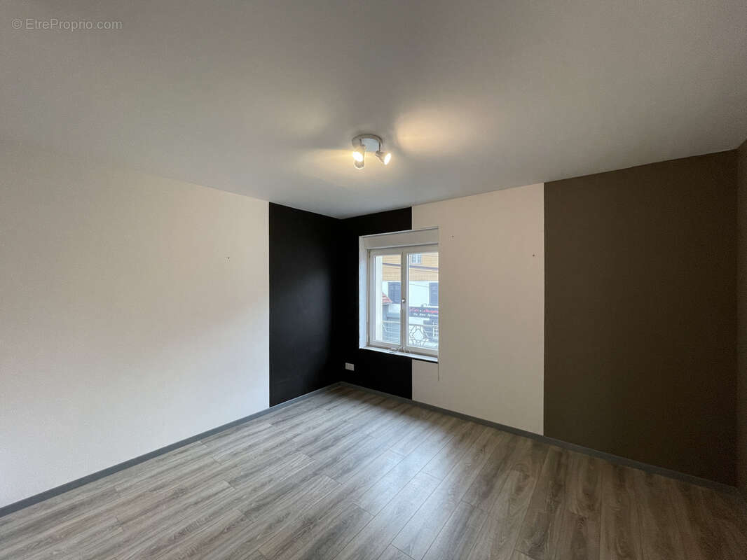 Maison à ROUGEMONT-LE-CHATEAU