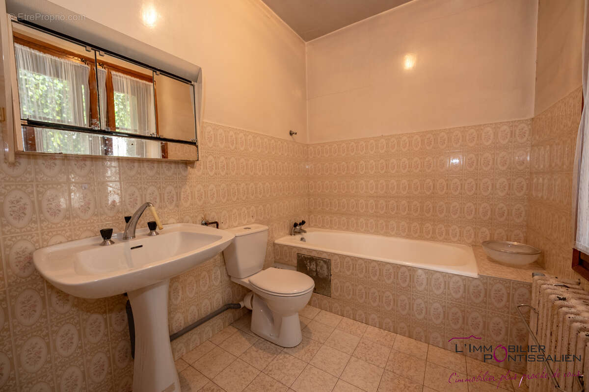 MAISON DE 208 m2 SUR 733 m2- Proche frontière - photo 17